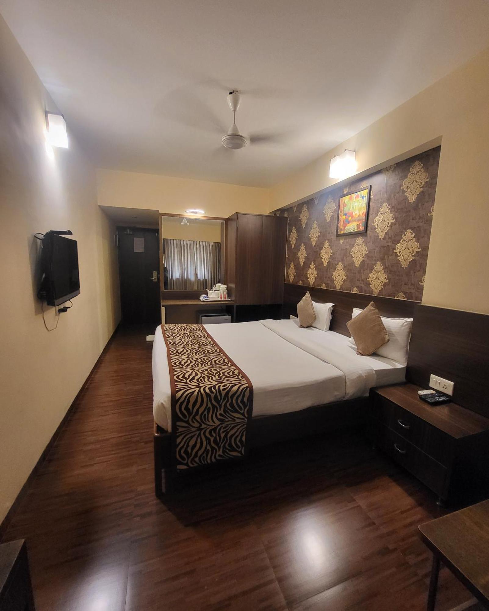 Hotel Maharana Inn Chembur Bombaj Zewnętrze zdjęcie