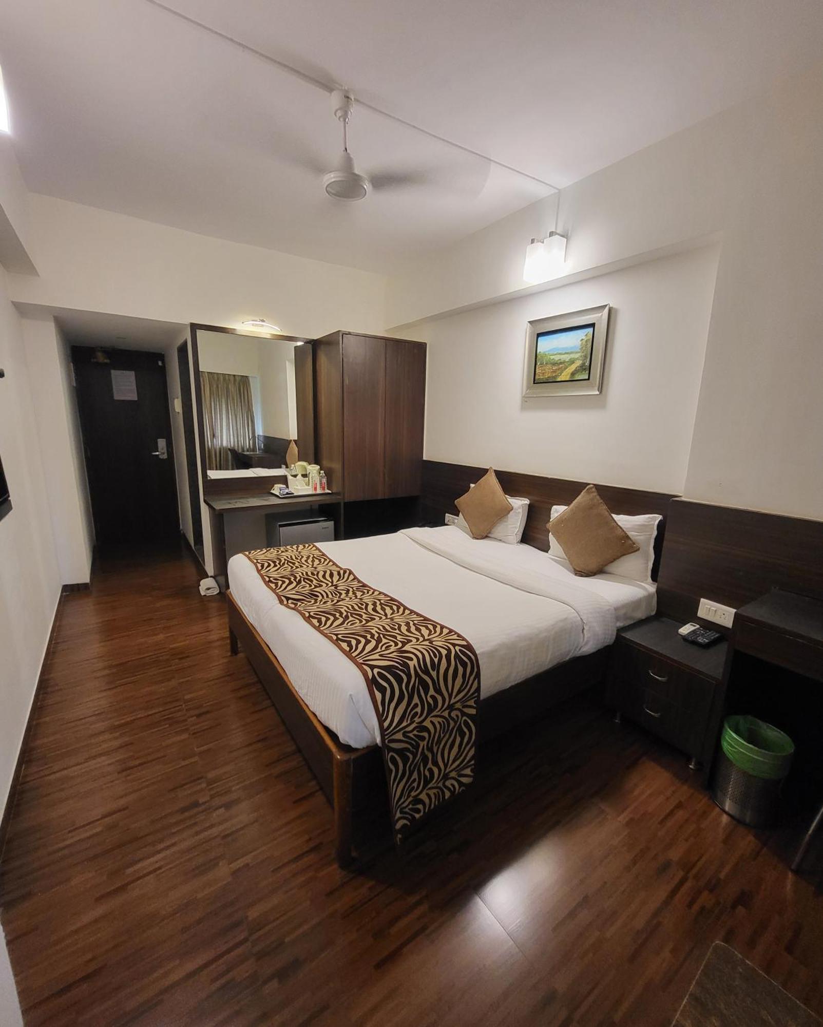 Hotel Maharana Inn Chembur Bombaj Zewnętrze zdjęcie