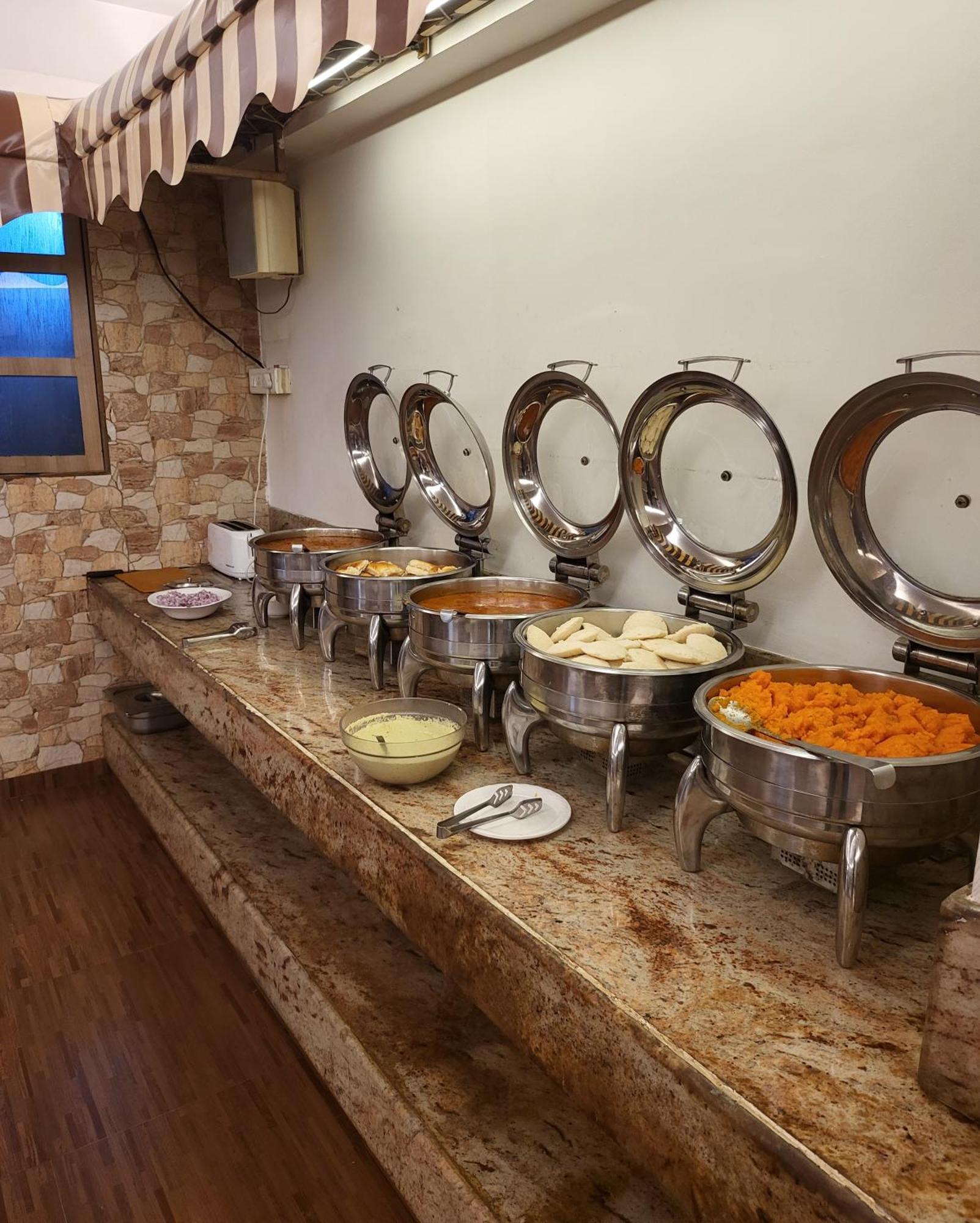 Hotel Maharana Inn Chembur Bombaj Zewnętrze zdjęcie