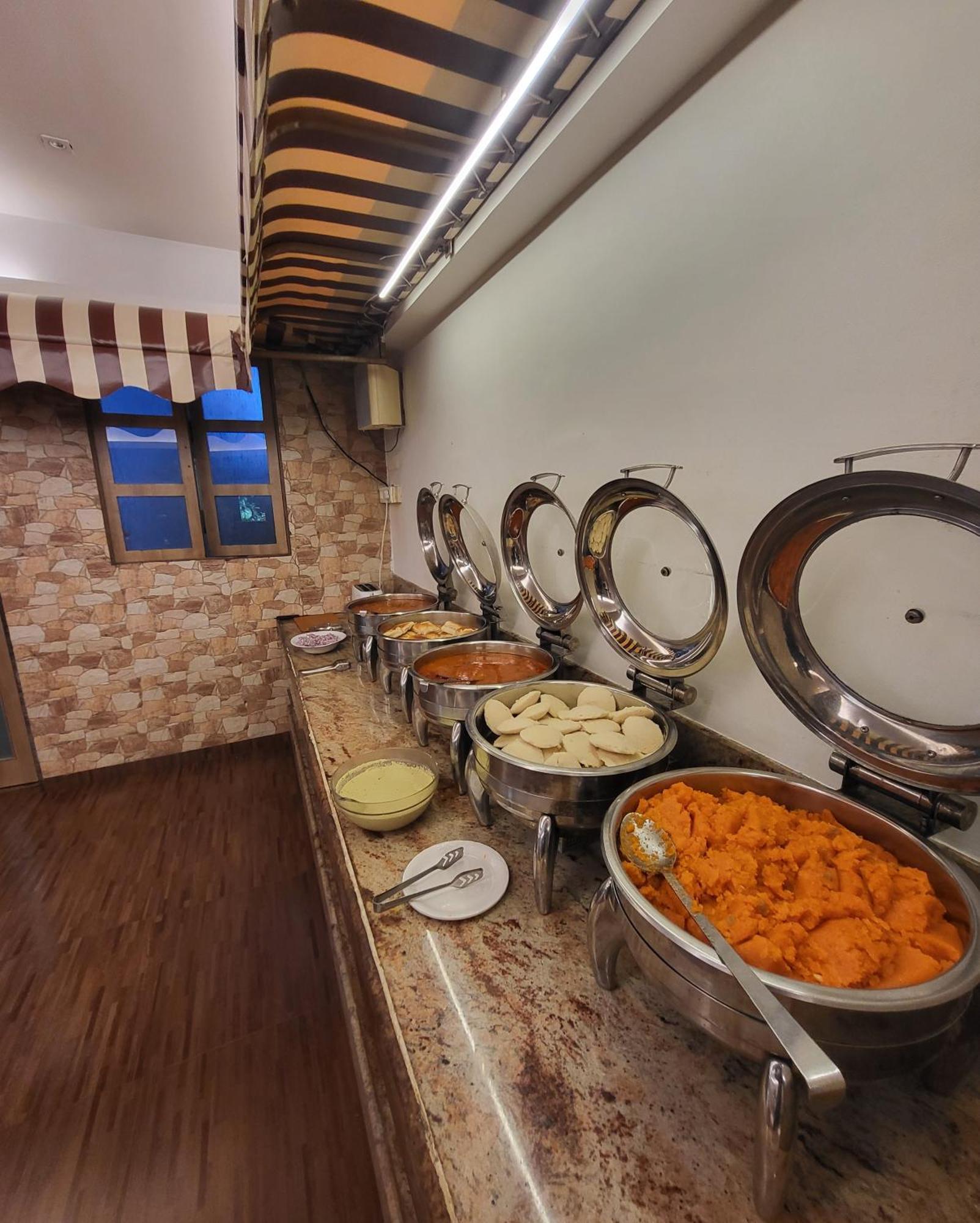 Hotel Maharana Inn Chembur Bombaj Zewnętrze zdjęcie